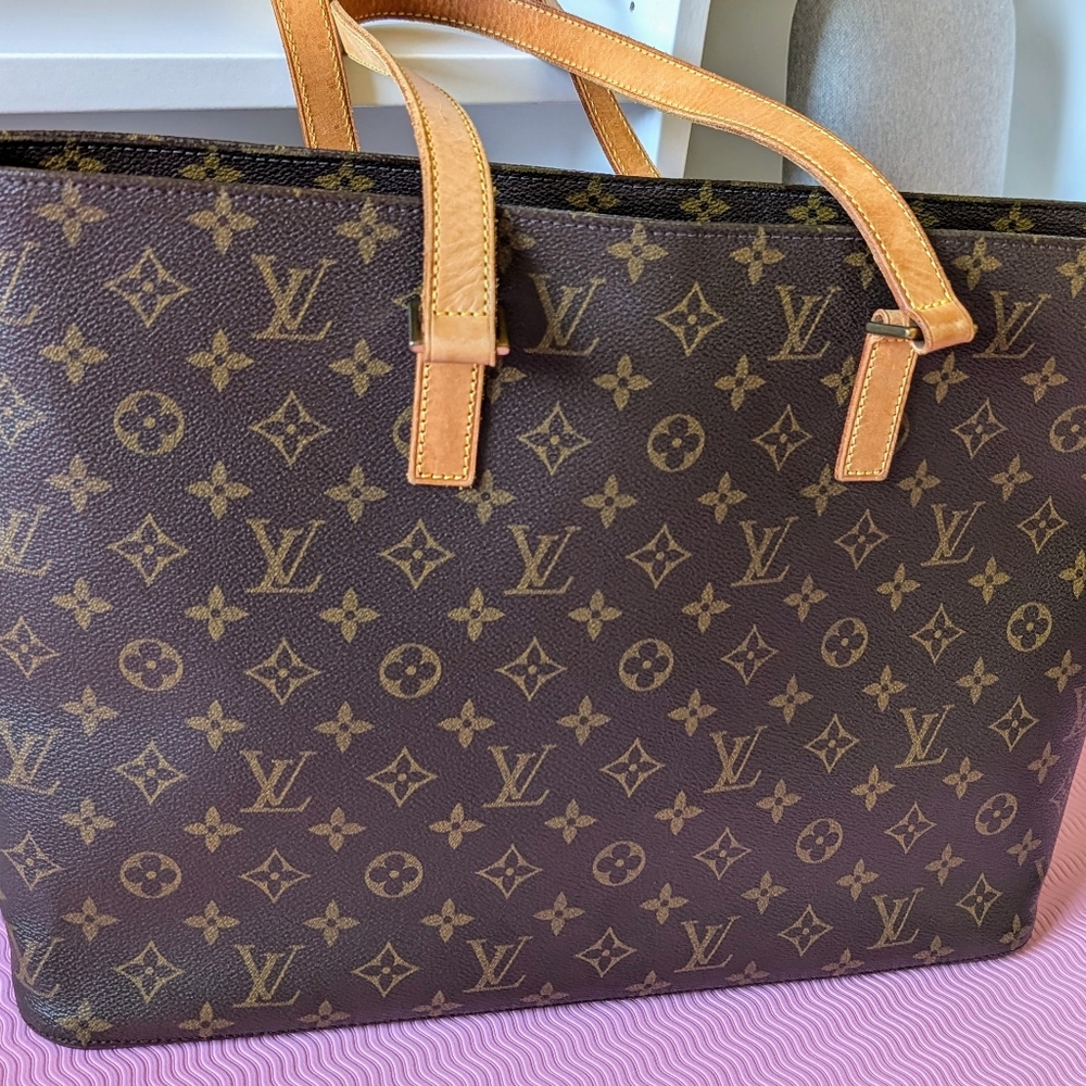Authentic Louis Vuitton Luco Monogram Tote